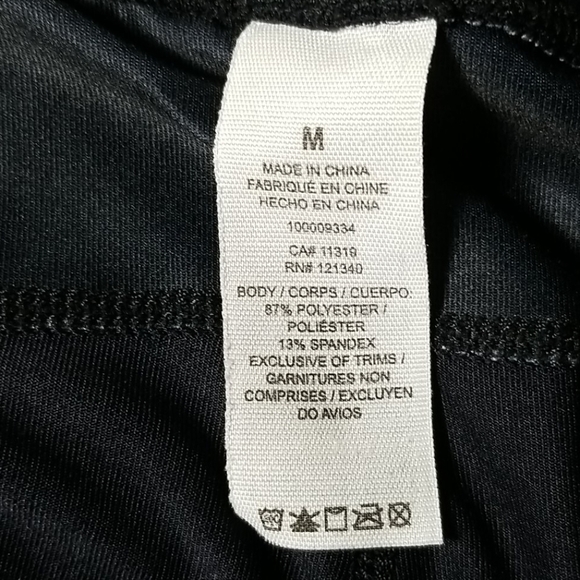 Garage Spandex Workout Crops - Picture 3 of 4